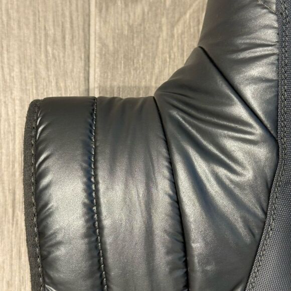 Black Quilted Winter Boots - Picture 6 of 6